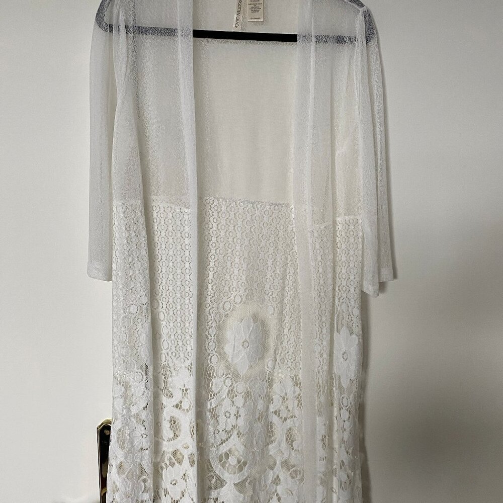 Robe sortie de plage blanc cassé en tulle